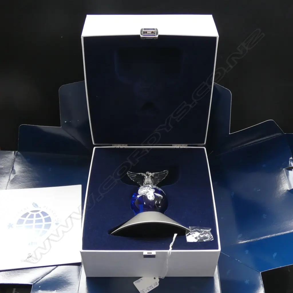 SWAROVSKI CRYSTAL PLANET 2000 VISION - W BOX/ SLEEVE & CERTIFICATE Image 1++