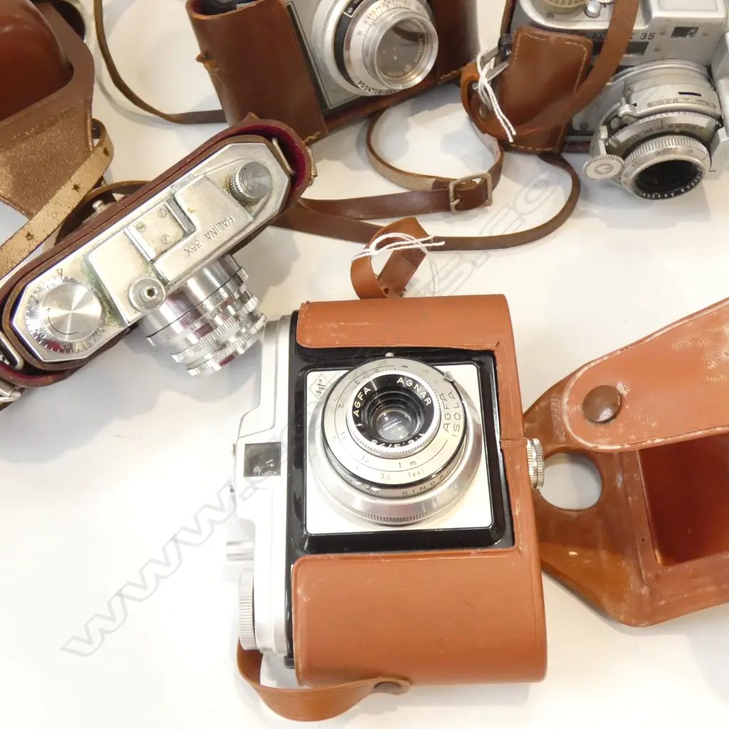 4 VINTAGE CAMERAS Image 1++