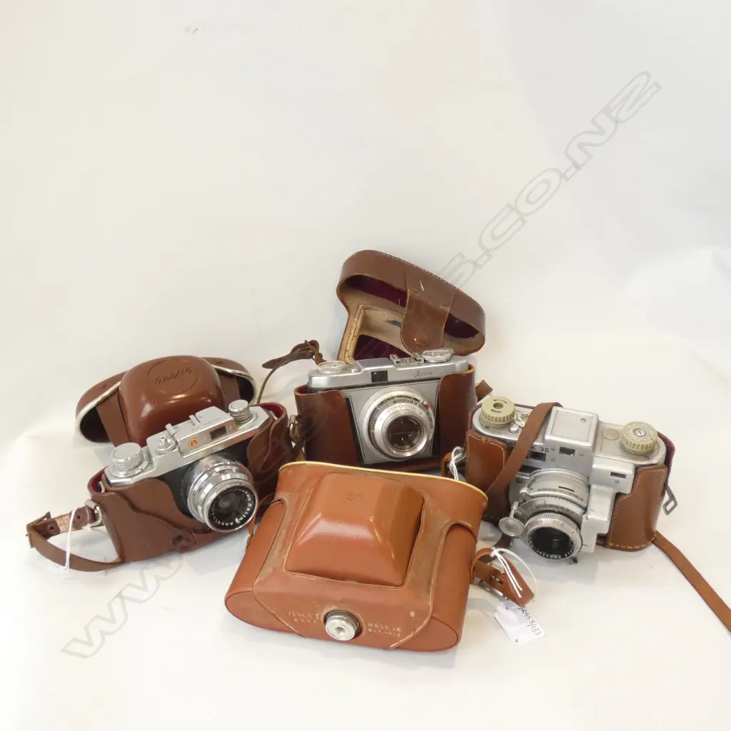 4 VINTAGE CAMERAS Image 1++