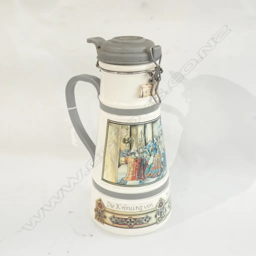 VINTAGE BEER TANKARD WITH CONTENTS Image 1++