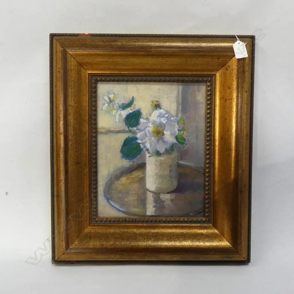  UNSIGNED, FLORAL STILL LIFE, OILS ON CANVAS. 230 x 290mm.  Image 1++