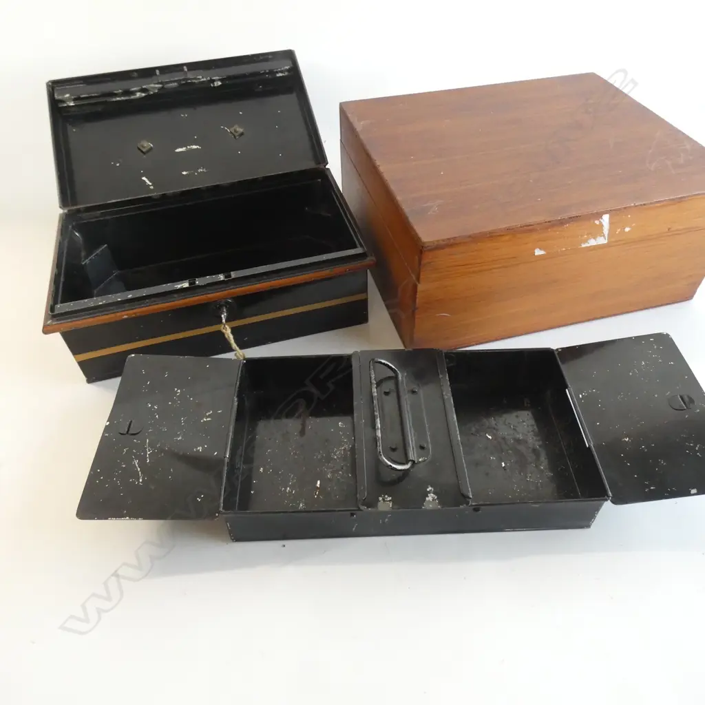 2 CONTAINERS; MONEY BOX & WOODEN Image 1++