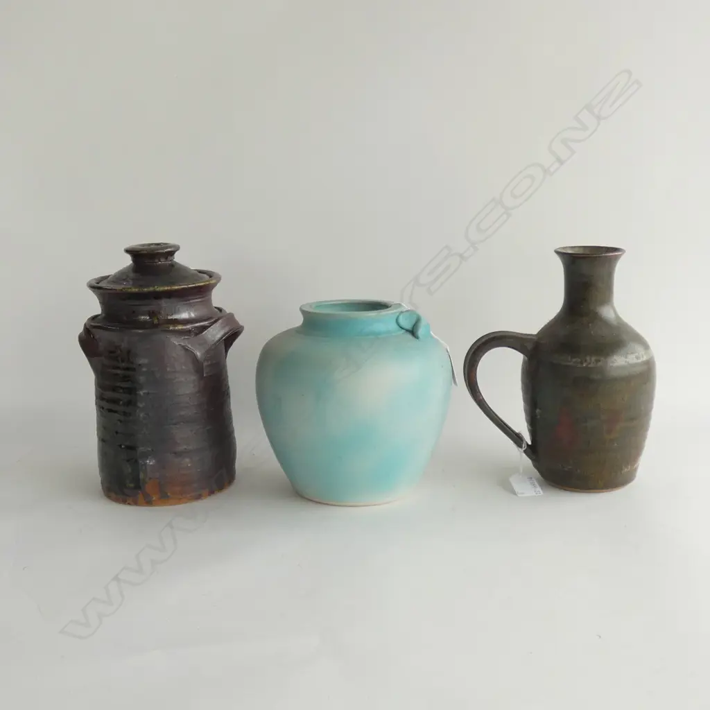 3 PCS NZ POTTERY; BLUE GAM VASE (H200MM)  PAMELA ANNSOUTH LIDDED JAR & CHAPMAN JUG Image 1++