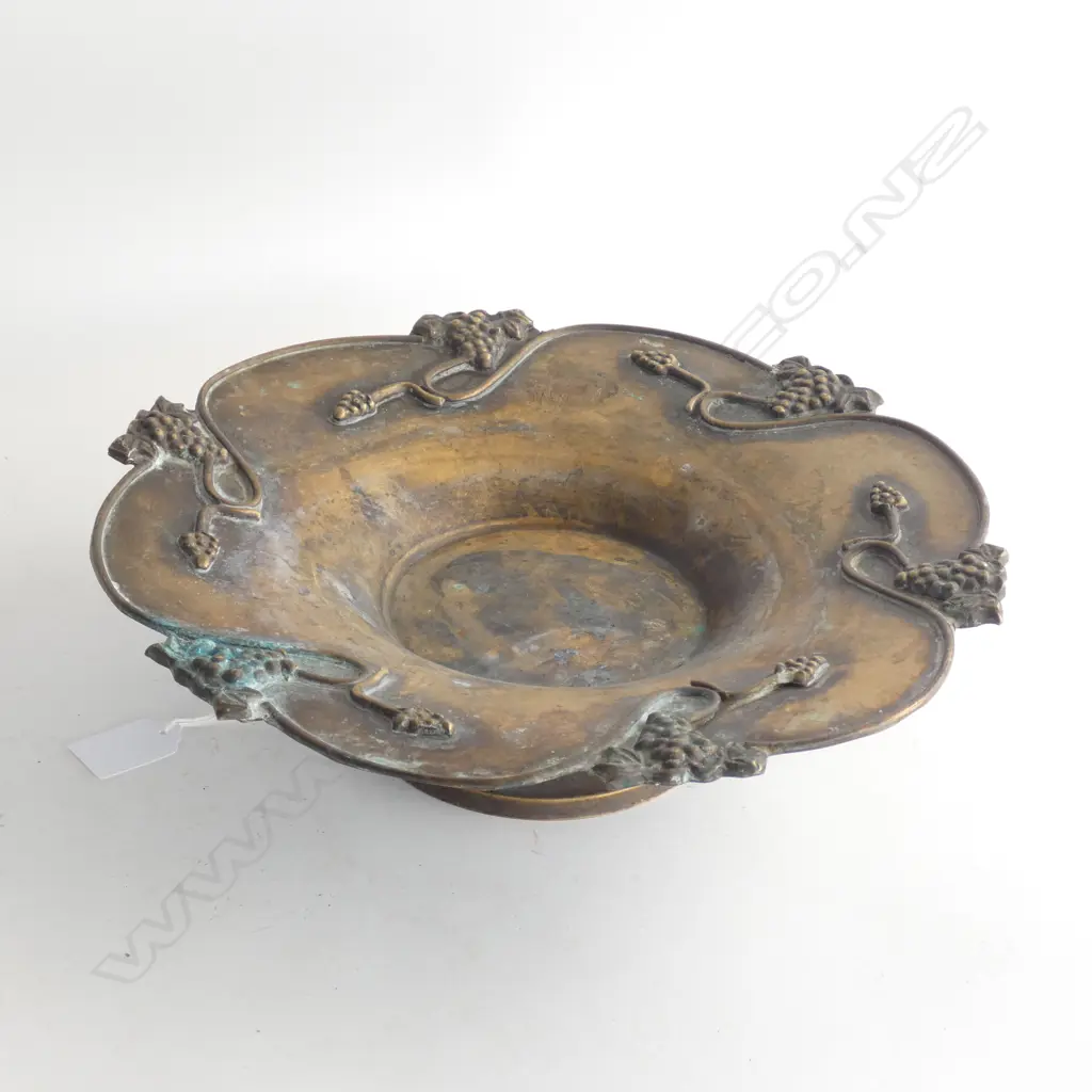 VINTAGE INDIAN BRASS COMPOTE D. 310MM Image 1++
