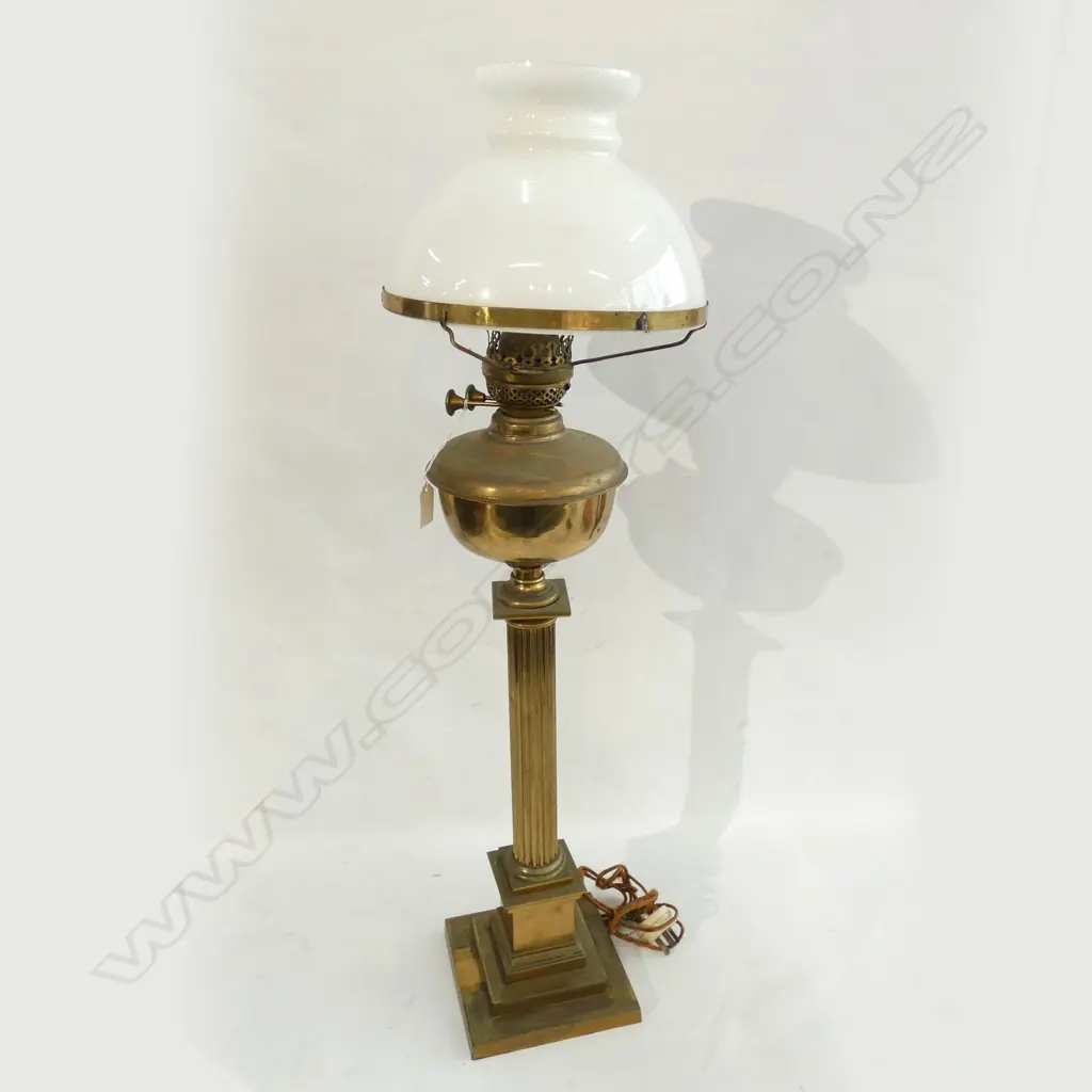 BRASS CORINTHIAN COLUMN TABLE LAMP WITH WHITE GLASS SHADE H. 870MM Image 1++