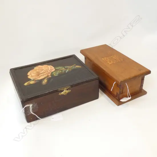 HAND PAINTED VINTAGE LADIES SEWING BOX & CONTENTS