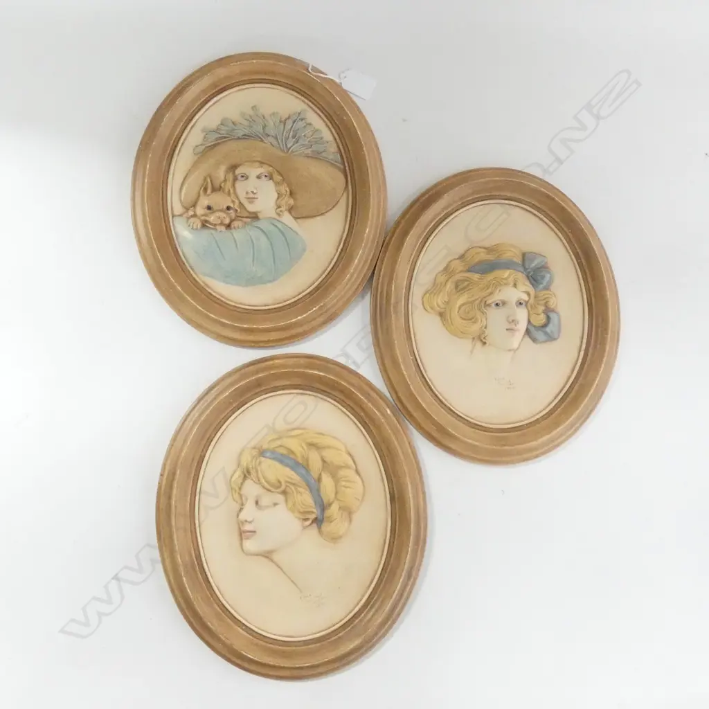 SET 3 ERMA GILLILAND CAMEO WALL PLAQUES 260 X 300MM Image 1++