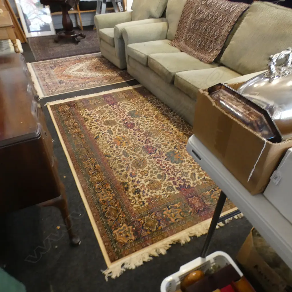 TWO LIGHT WEIGHT MACHINED RUGS 2000x2000mm (as is) Image 1++