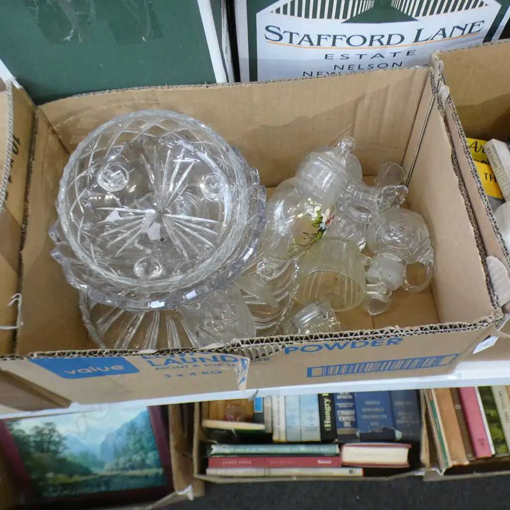 BOX ASST CRYSTAL & GLASS Image 1++