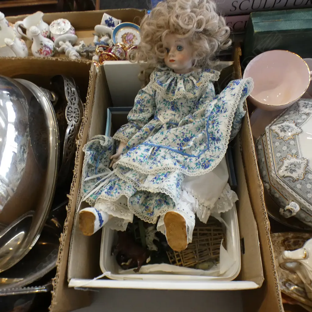 BOX OF BRITAINS FARM ANIMALS & PORCELAIN DOLL Image 1++