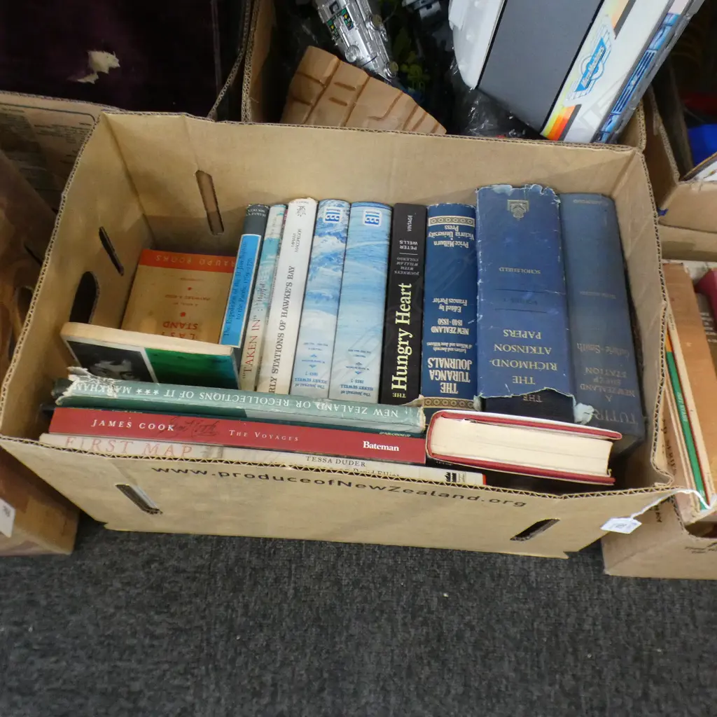 BOX LOT BOOKS; NZ HISTORY Image 1++