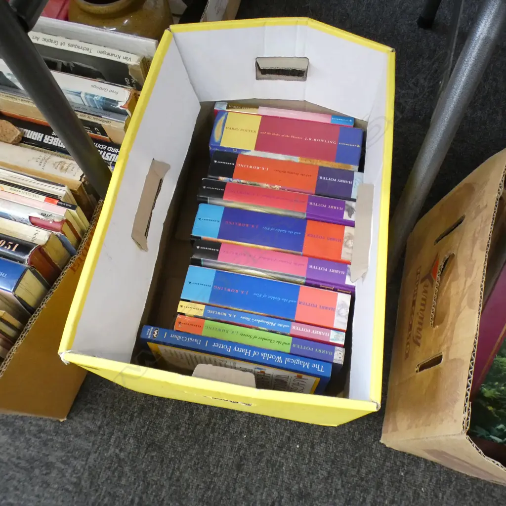 BOX LOT HARRY POTTER BOOKS Image 1++
