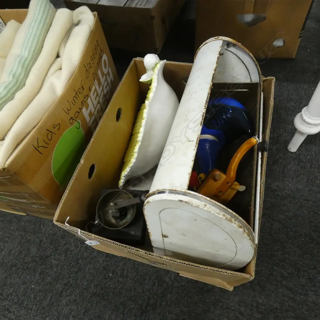 BOX MISC INC METAL ROLL TOP BREAD BIN / PUKEKO CANISTER ETC. Image 1++