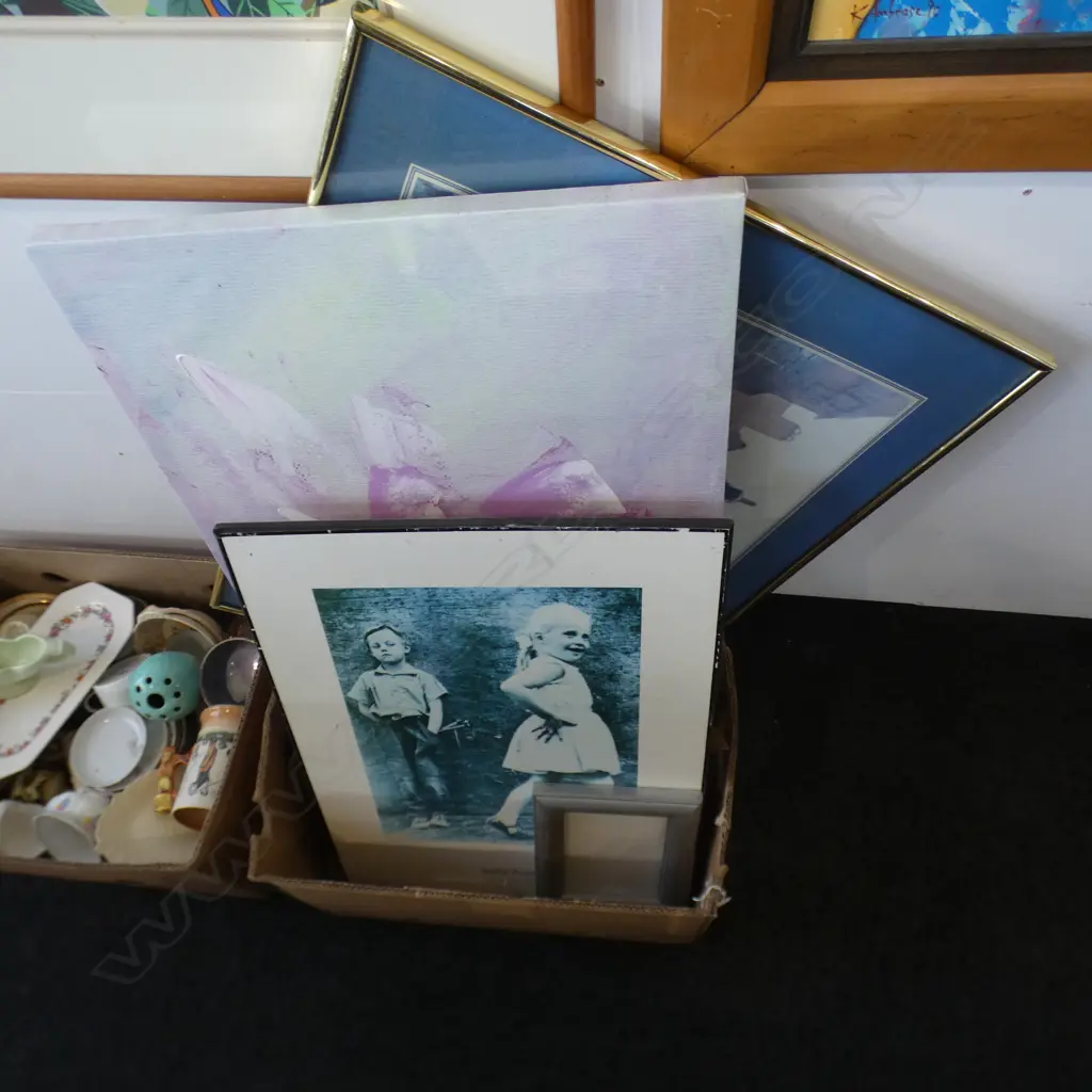 BOX ASST PRINTS / PRINTS ON CANVAS ETC Image 1++