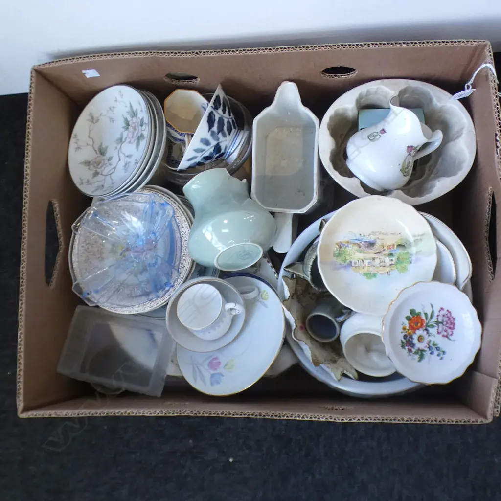 BOX LOT ASST CHINA & GLASS Image 1++