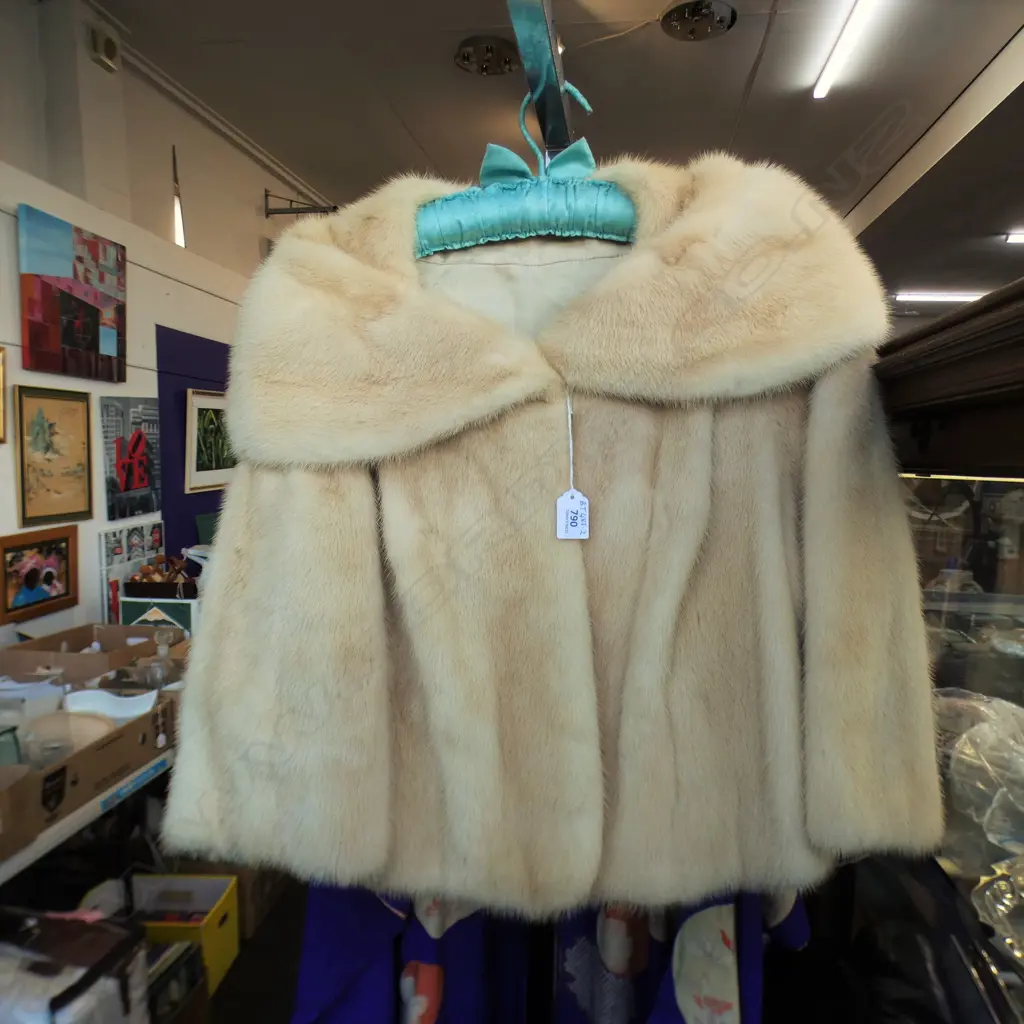CHAMPAGNE MINK SHORT JACKET Image 1++