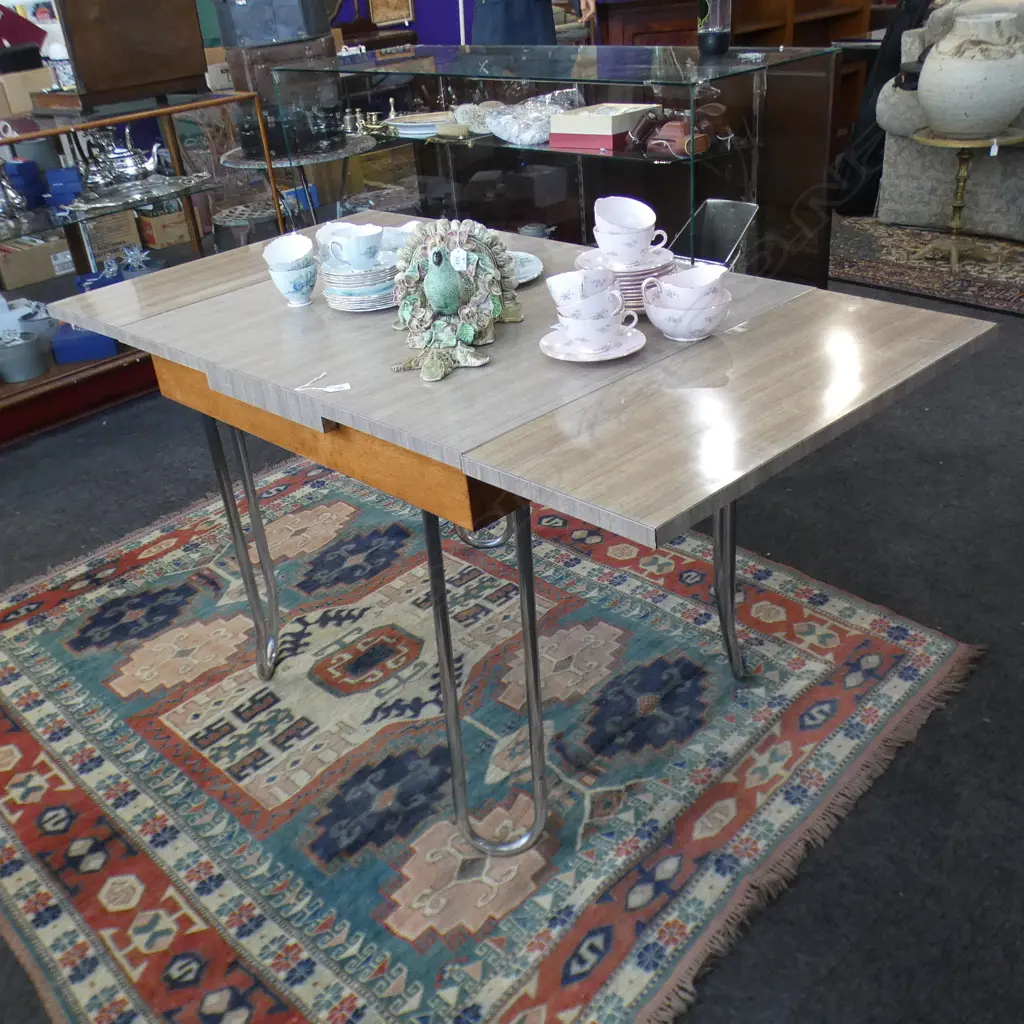 FORMICA EXTENDABLE DINING TABLE... Image 1++