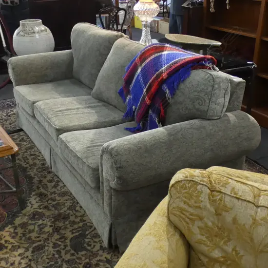 3 SEATER AND 2 SEATER COUCHES