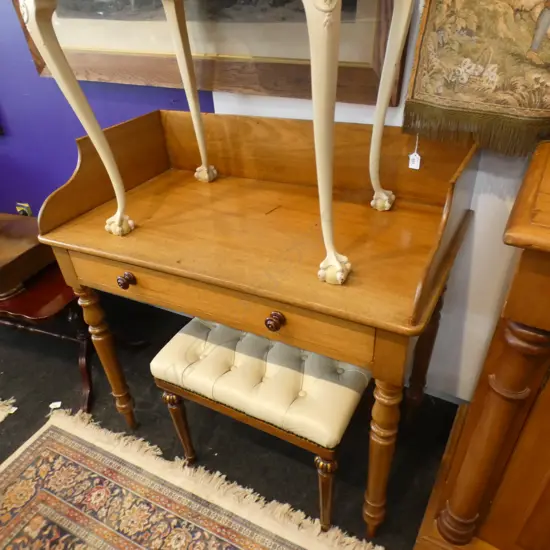 DESK