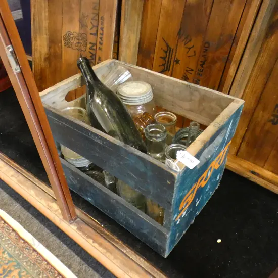 BOX OLD BOTTLES 