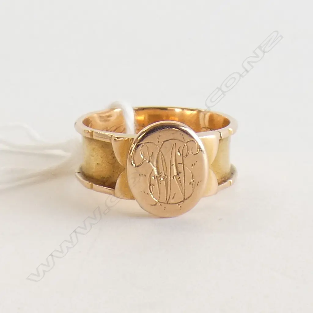ANTIQUE 18CT GOLD MEMORIAL RING 4gm Image 1++