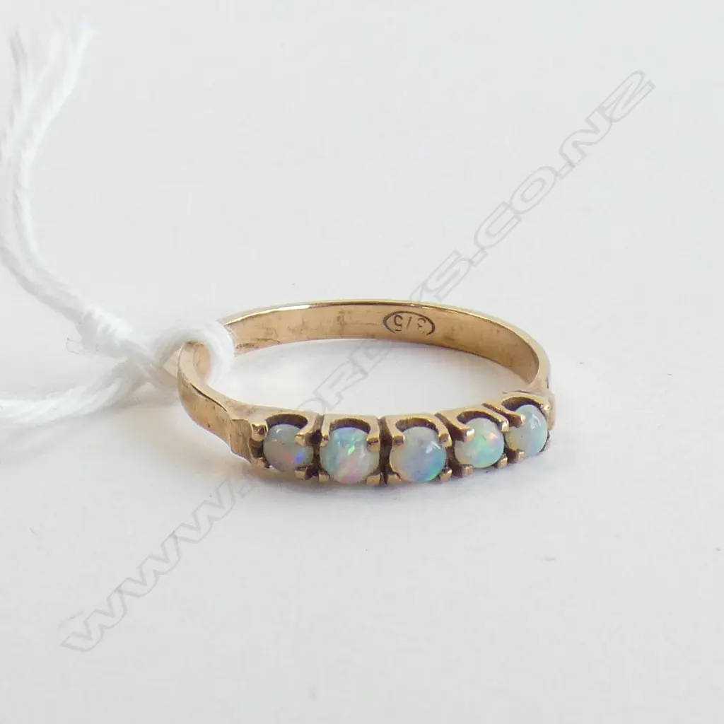 9CT 5 OPAL CABOCHON RING SMALL SIZE Image 1++