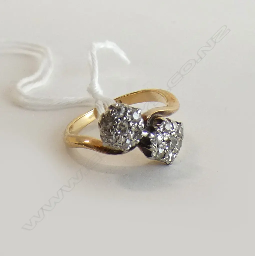 18CT DBLE DOME MULTI DIAMOND CLUSTER RING 3gm Image 1++