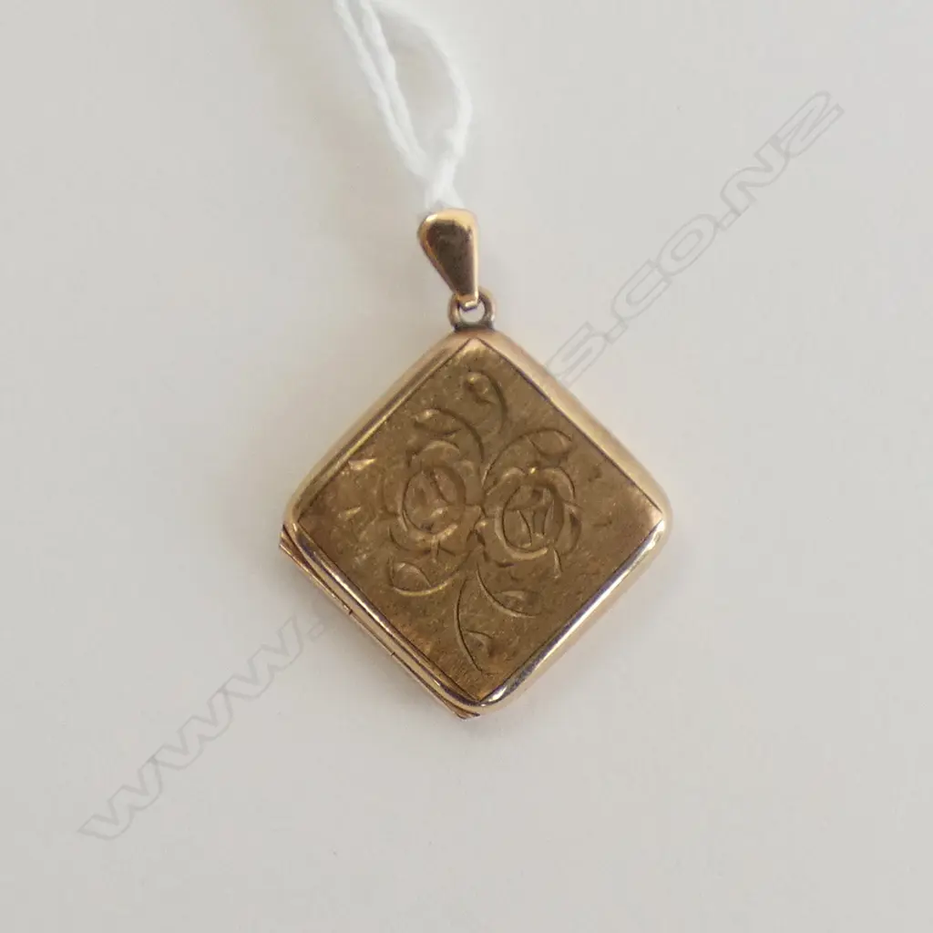 9ct GOLD VINTAGE SQUARE PHOTO LOCKET HINGED 5gm Image 1++