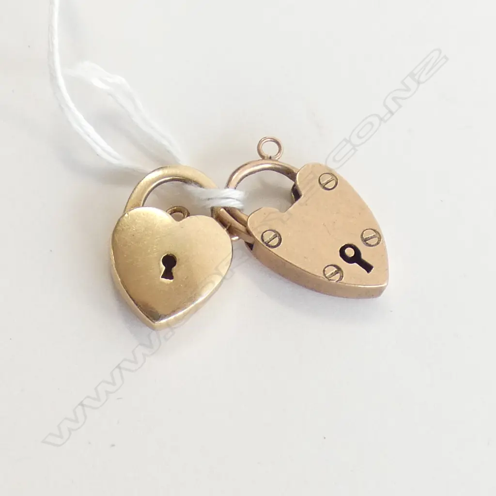 2 9ct HEART PADLOCK BRACELET CLASPS 8gms Image 1++