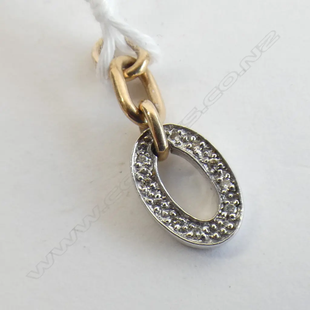 9CT GOLD & DIAMOND OPEN OVAL PENDANT 1.5gm Image 1++