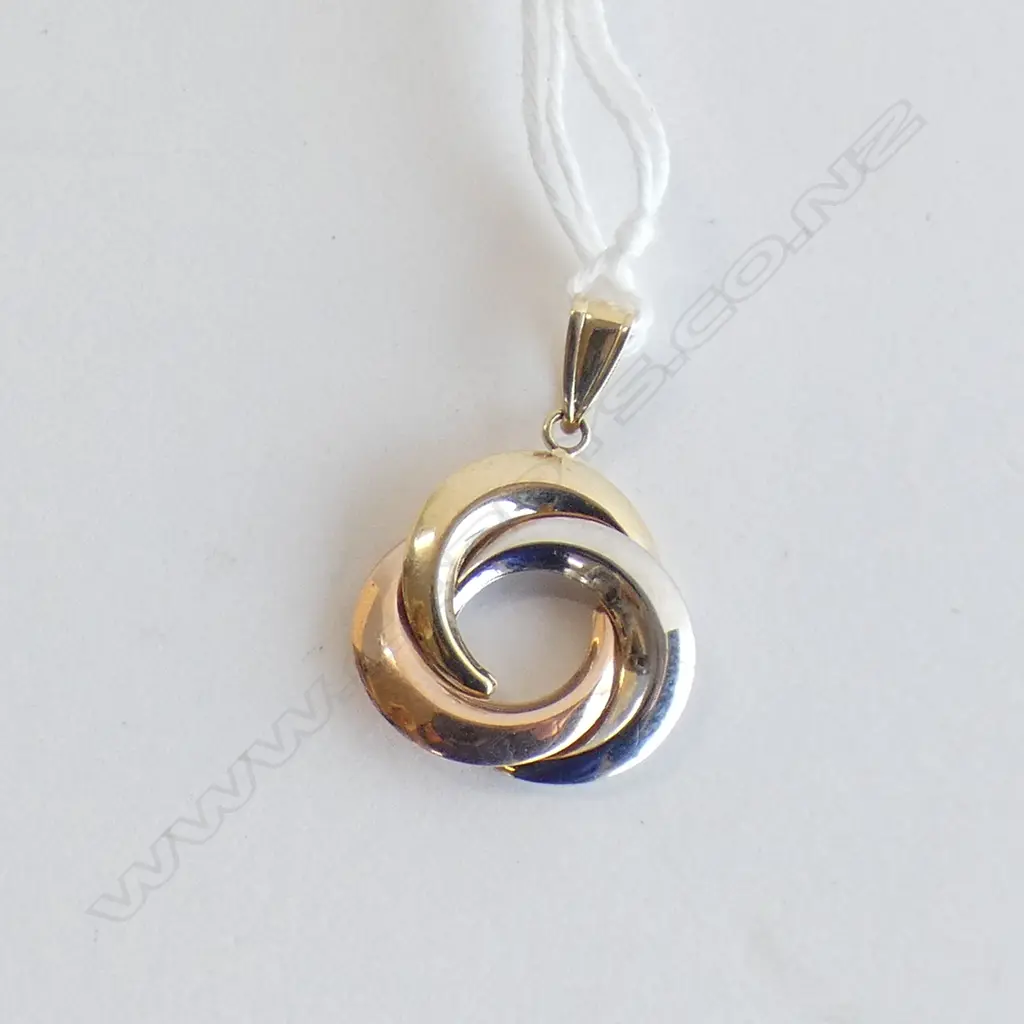 10K GOLD PENDANT 1.1gm Image 1++