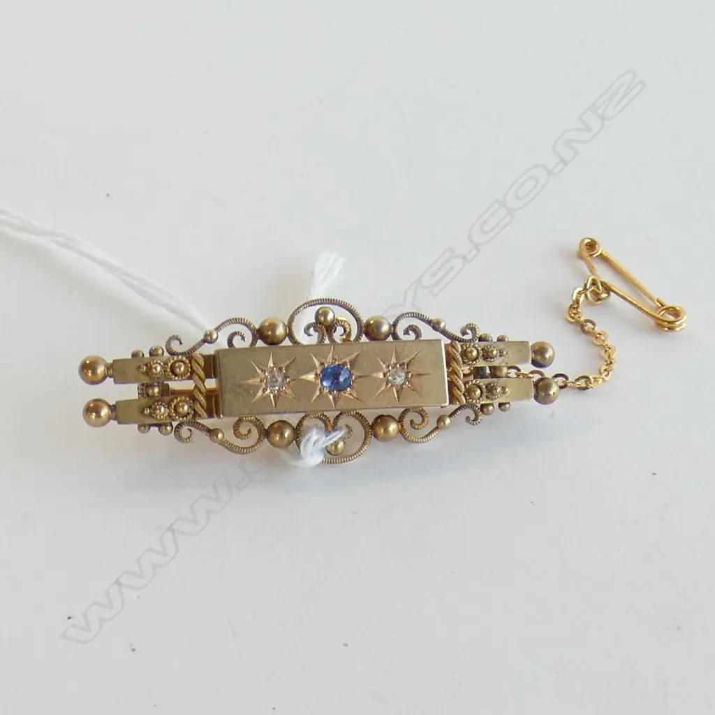 C1900 15CT GOLD SAPPHIRE & DIAMOND BROOCH 5gm Image 1++