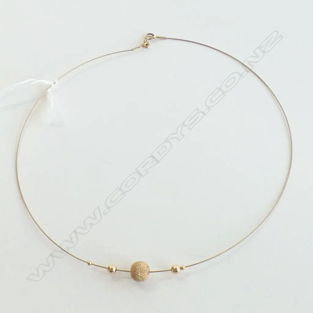 9CT GOLD CHOKER WIRE NECKLACE W BEADS Image 1++