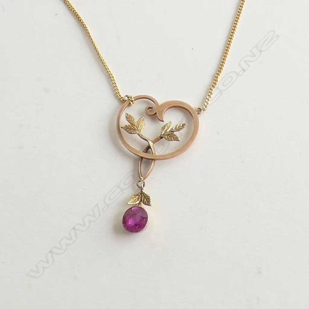 9CT EDWARDIAN PENDANT ON ROLLED GOLD CHAIN Image 1++