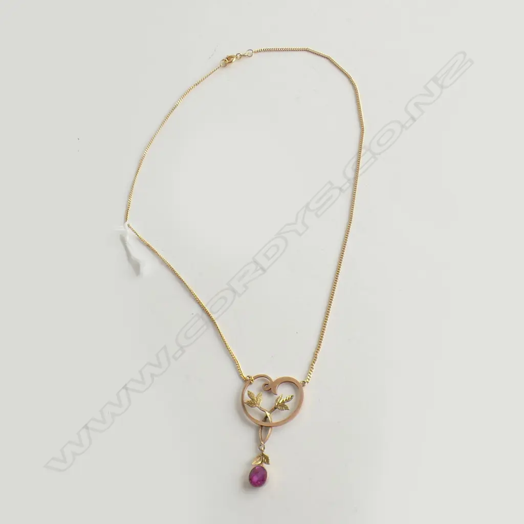 9CT EDWARDIAN PENDANT ON ROLLED GOLD CHAIN Image 1++