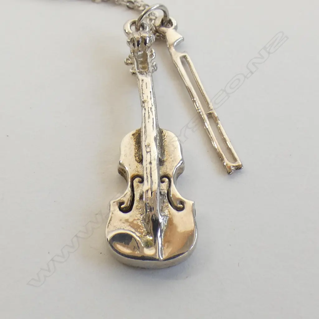 STG SILVER CHAIN & PENDANT - CELLO & BOW 5.5GMS Image 1++