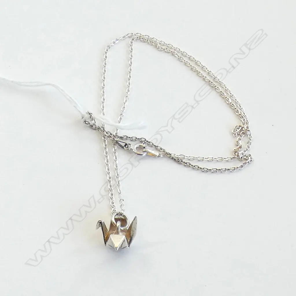 STG SILVER ORIGAMI STYLE BIRD PENDANT & CHAIN 4GMS Image 1++