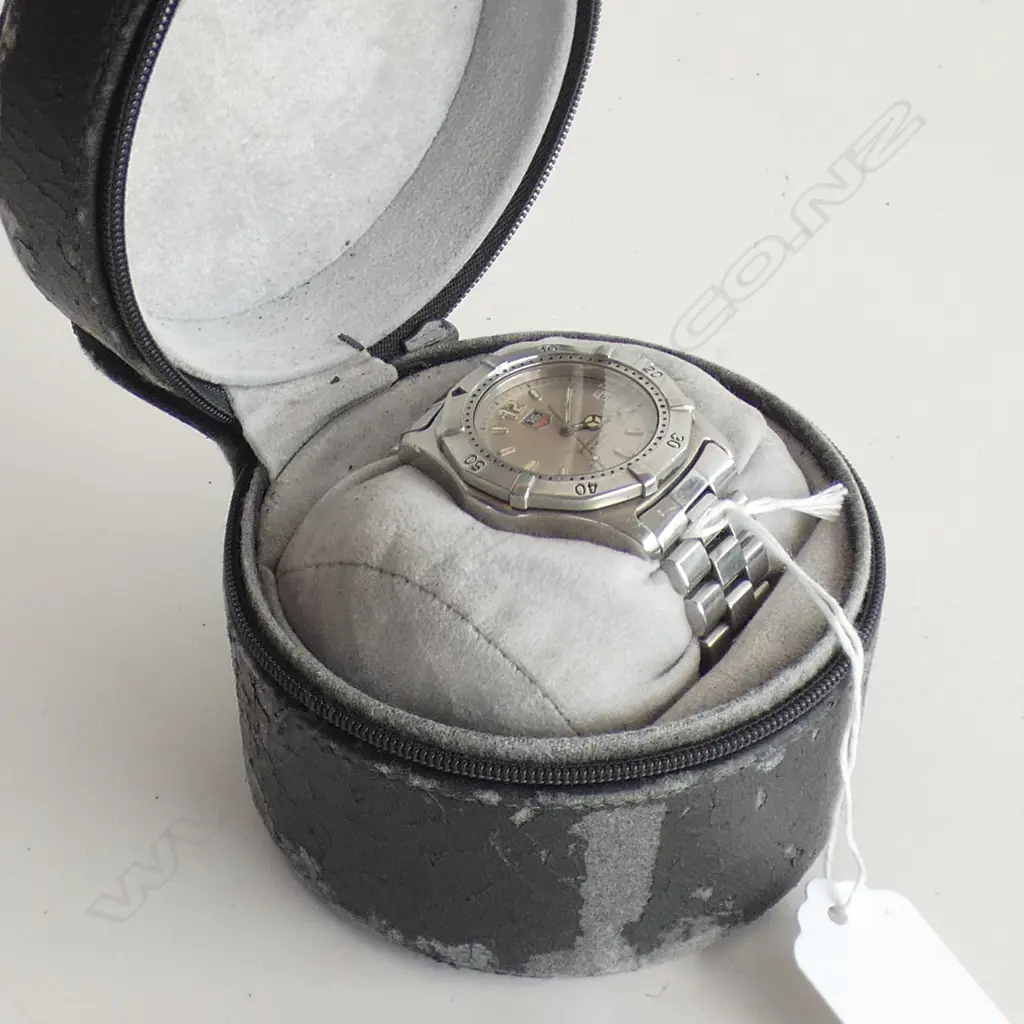 TAG HEUER GENTS DIVER'S WATCH 'PROFFESSIONAL 200M' BOXED APPARENTLY WORKING Image 1++