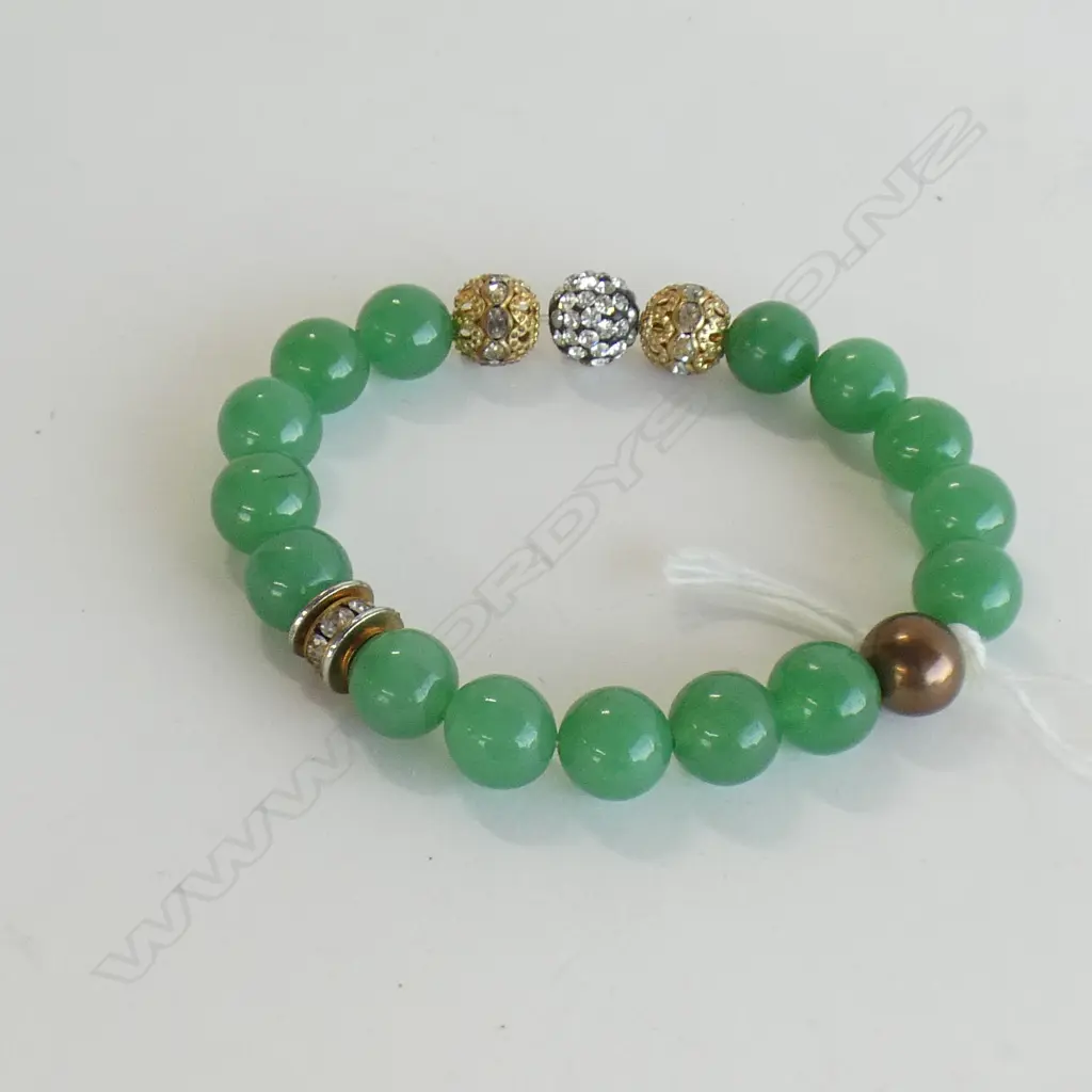JADE BEAD BRACELET WITH COSTUME SPACERS Image 1++
