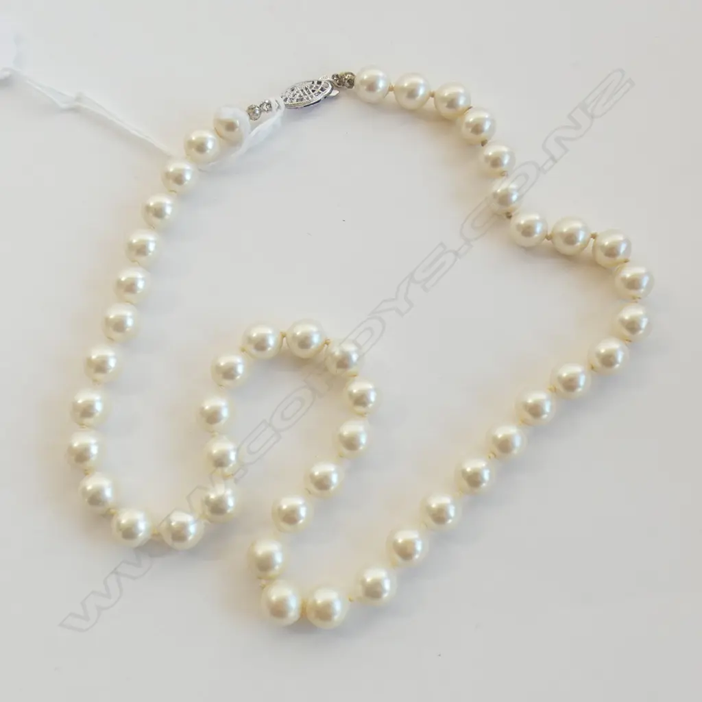 STRING FAUX PEARLS W STG SILVER CLASP Image 1++