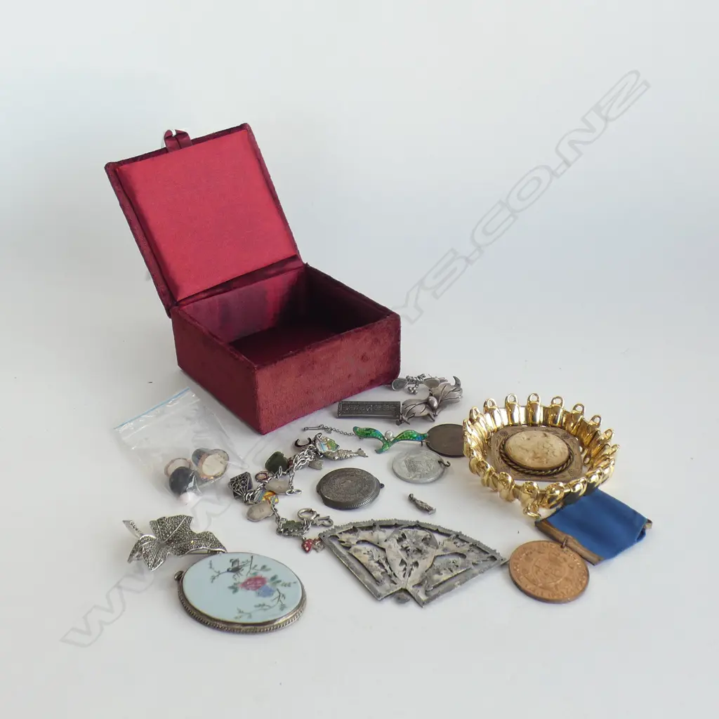 RED VELVET BOX OF ASST. JEWELLERY; 800 SILVER CHARM BRACELET, STG BROOCHES ETC Image 1++