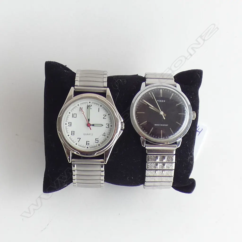 TWO GENT'S WRIST WATCHES Image 1++