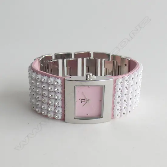 LADIES MODERN PINK DIAMANTE WRIST WATCH IN BOX