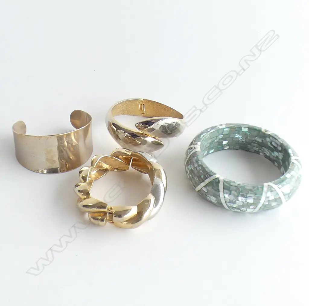 FOUR LARGE COSTUME BANGLES Image 1++