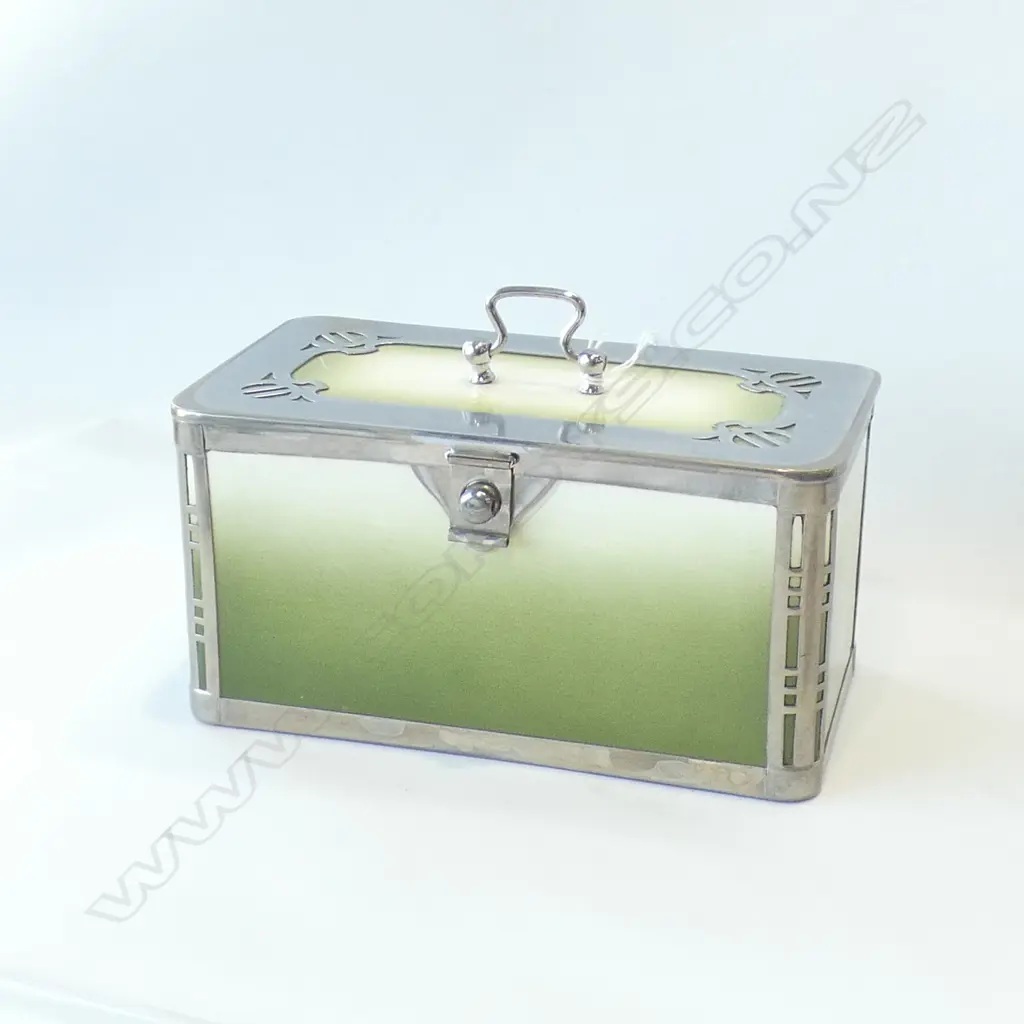 WMF S/PLATE & CHINA BOX  LID L.240mm Image 1++