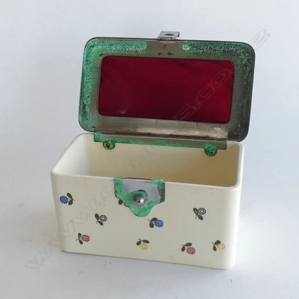 WMF S/PLATE & CHINA BOX PADDED INTERIOR LID L.210mm Image 1++