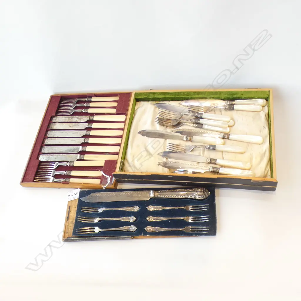 VINTAGE CUTLERY; 6 CAKE FORKS & KNIFE / FRUIT SET & FISH SET  Image 1++