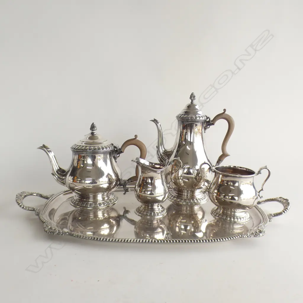 QUALITY EPNS S/PLATE 5PCE COFFEE & TEA SERVICE ON TRAY L.500mm SHELL & GADROON RIM Image 1++
