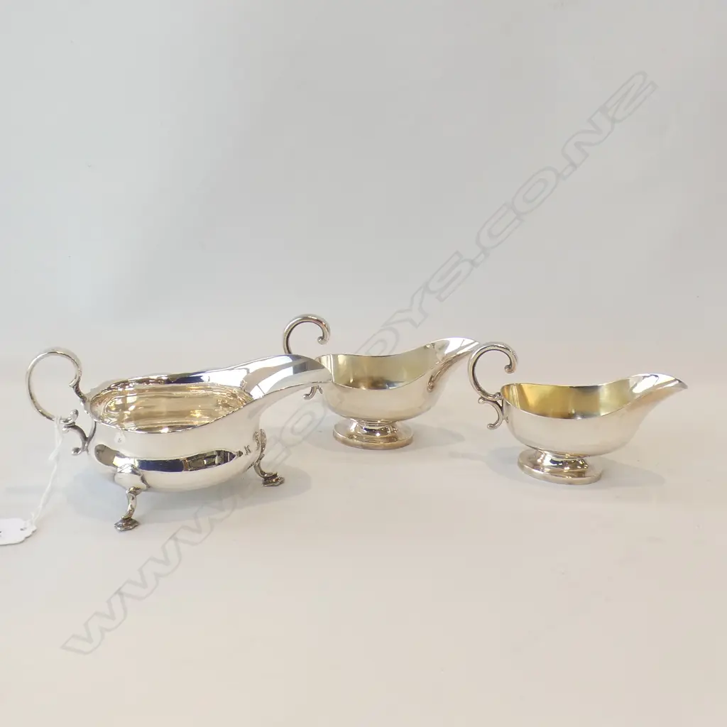 PAIR SILVER PLATE SAUCE BOATS AND GEORGIAN STYLE FAT BELLY SAUCE BOAT Image 1++