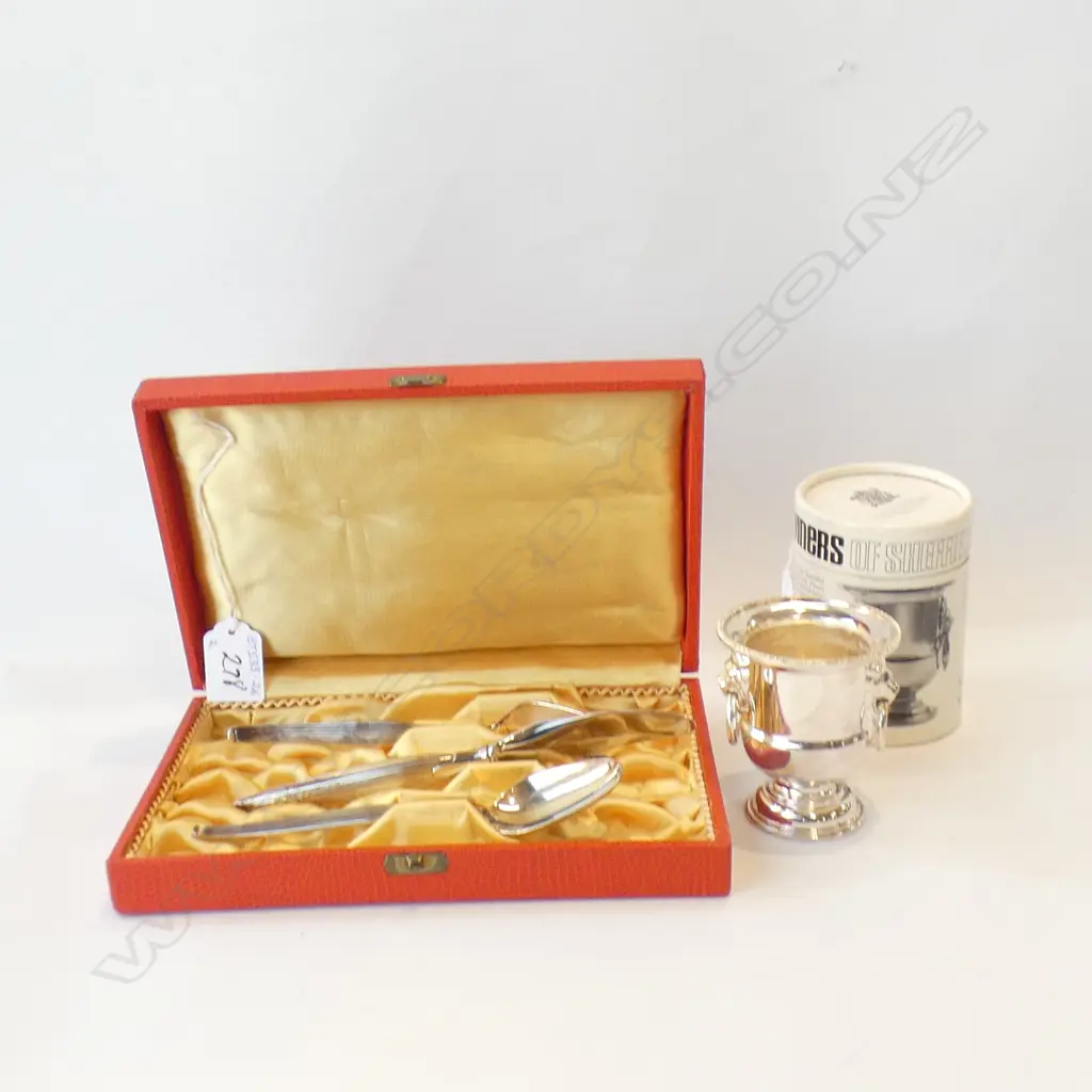 VINERS MINIATURE SILVER PLATE WINE COOLER (BOXED) & SILVER PLATE CHILD'S CUTLERY Image 1++